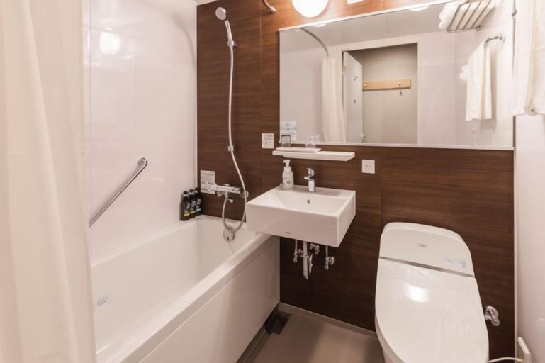 Bathroom 4