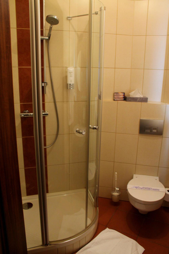 Bathroom 3, Hotel Linder, Opole