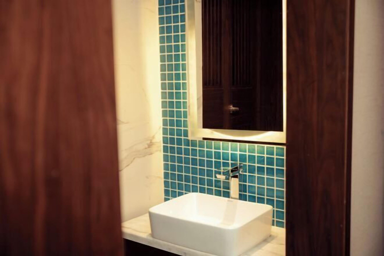 Bathroom 8