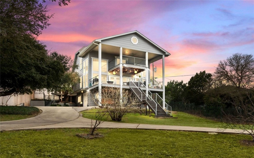 Exterior & Views 2, Captain's Cabin on Colleen, Comal