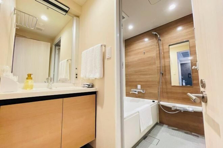 Bathroom 12