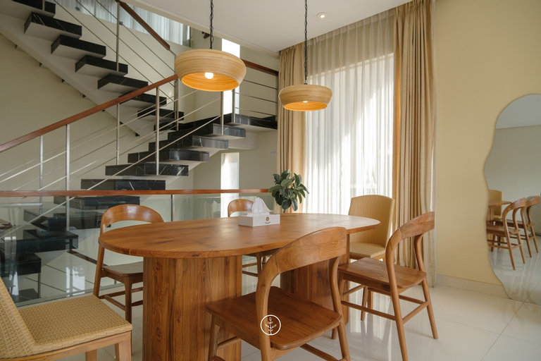 Dining Room 8