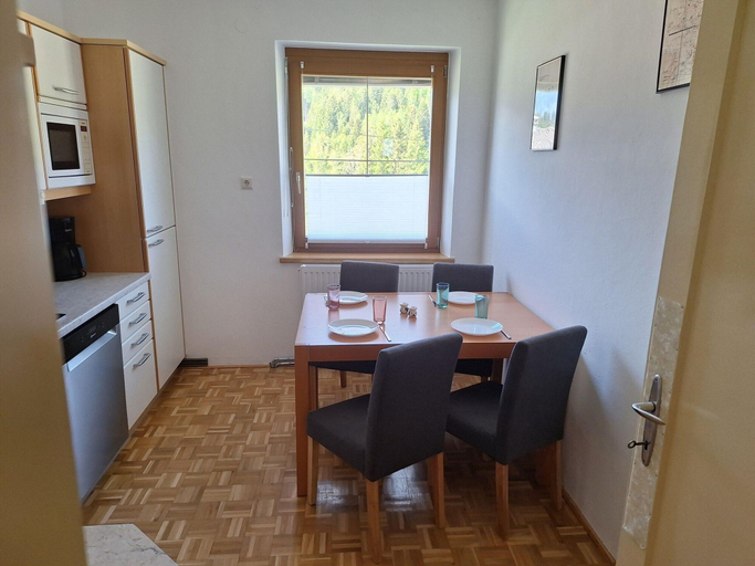 Dining 3, Holiday Home in the ski Area in Kotschach-mauthen, Hermagor