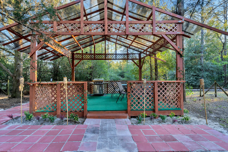 Others 5, Uhost AI | Sleeps 15 Firepit Game Haven, Lake