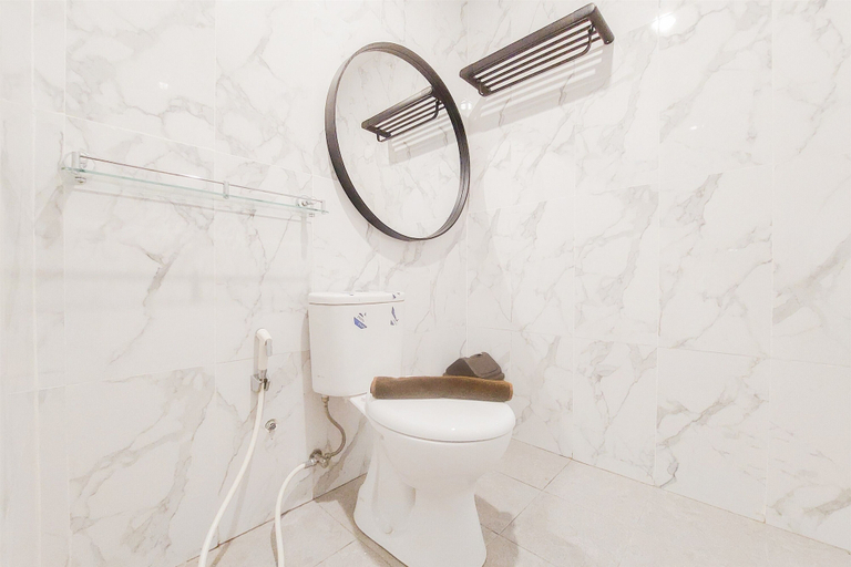 Bathroom 2, Comfort Stay Studio Room Apartment Anwa Residence, Tangerang Selatan