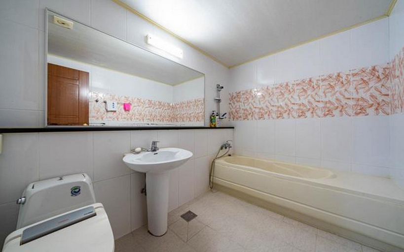 Bathroom 5, Taean (Mallipo) Sea Side Castle, Taean