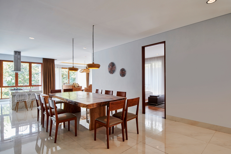 Dining Room 21