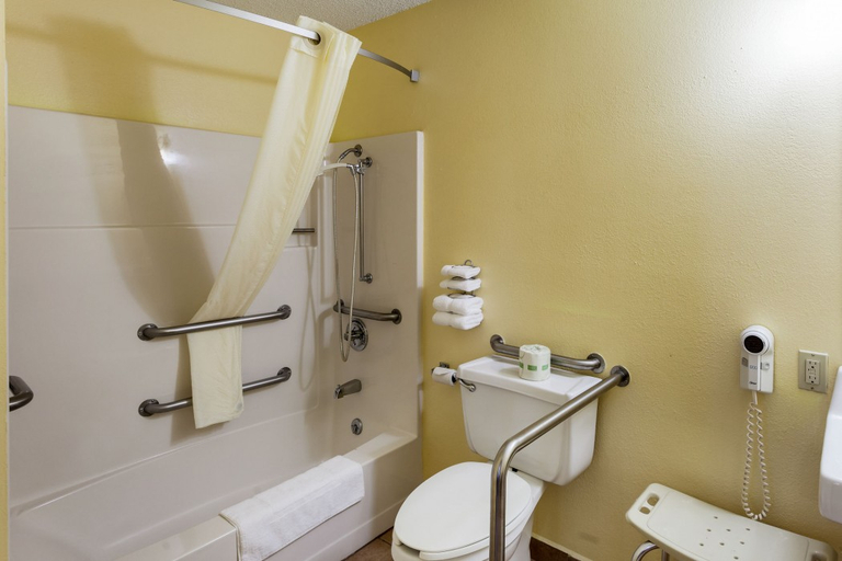 Bathroom 3, Dragonfly Inn & Suites, Adams