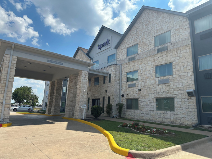 Exterior & Views 2, Spark by Hilton Round Rock, Williamson