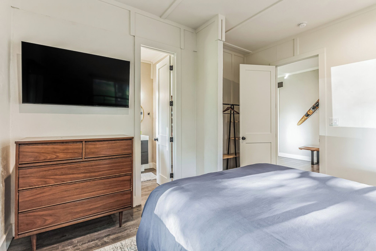 Bedroom 3, Zen Lodge, Burnet