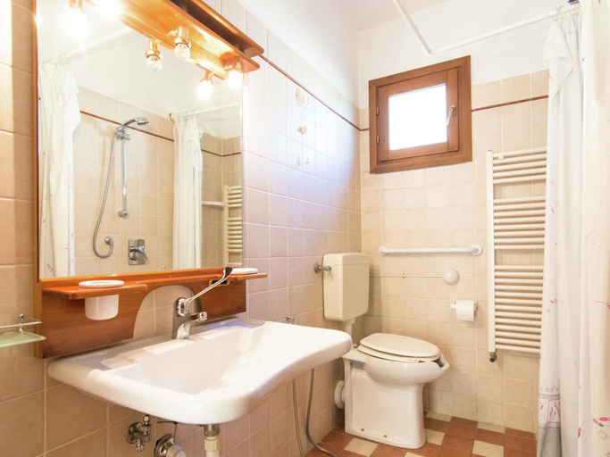 Bathroom 4, Holiday Home in Vicchio With Private Pool, Florence