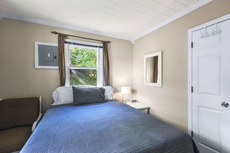 Bedroom 3, Lakeside Escape, Morgan