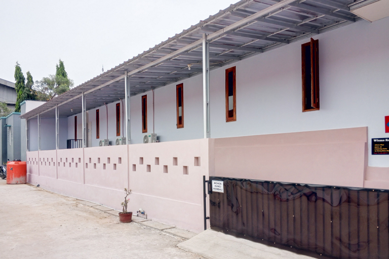 Exterior & Views 2, Wisma Radya Syariah RedPartner, Cikarang