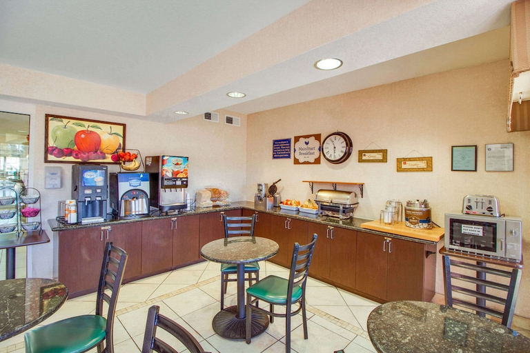 Food & Drinks 5, MainStay Suites Texas Medical Center/Reliant Park, Houston