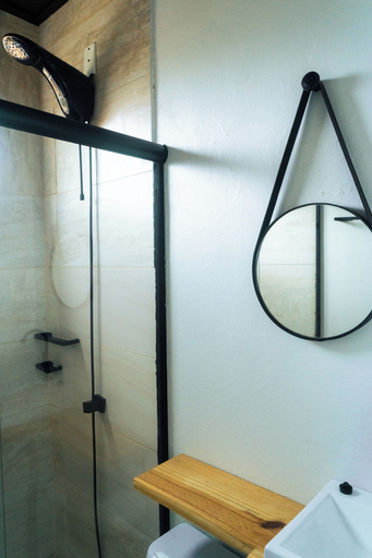 Bathroom 3, Namaste Flats, Imbituba