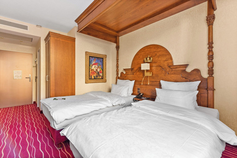 Bedroom 4, KING's HOTEL First, München