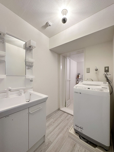 Bathroom 2, Mitao 604, Hiroshima