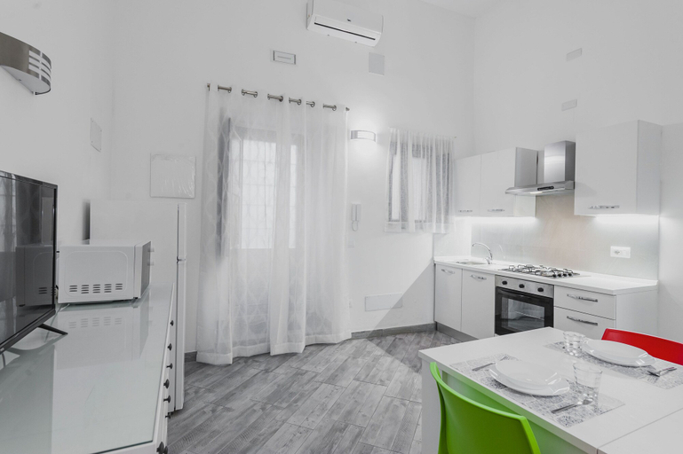Others 5, Modern duplex with balcony by Wonderful Italy, Catania