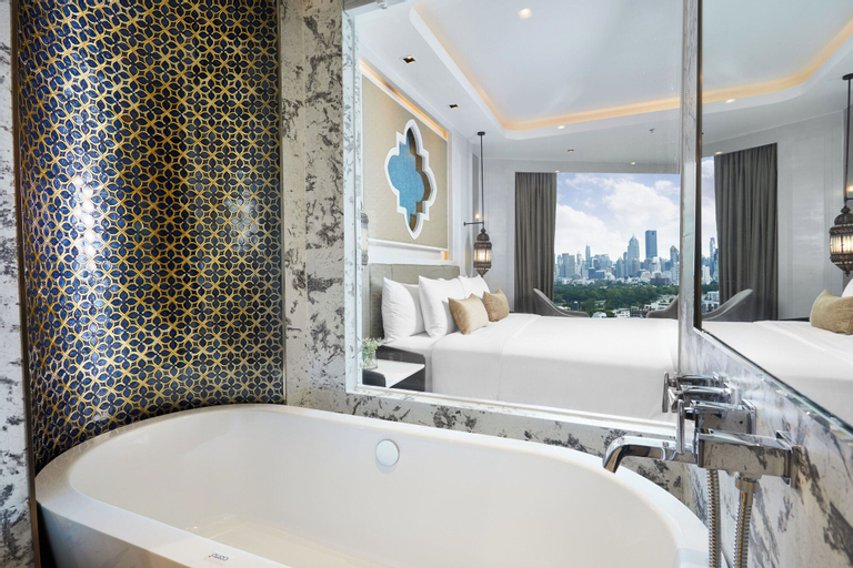 Bathroom 16