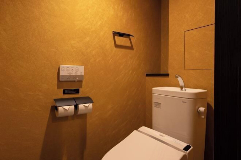 Bathroom 9