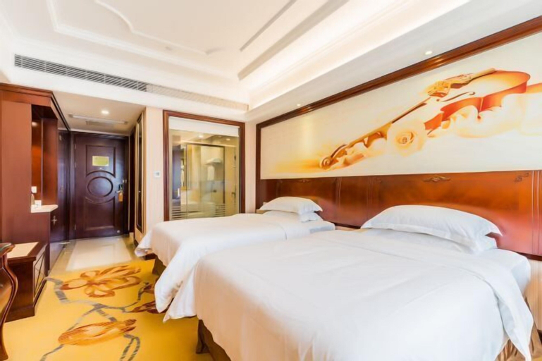 Vienna Hotel (Gaozhou Chengdong Passenger Station), Maoming