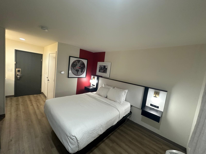 Bedroom 18