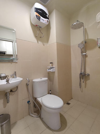 Bathroom 2, Apartemen Bale Hinggil VVIP studio, Surabaya