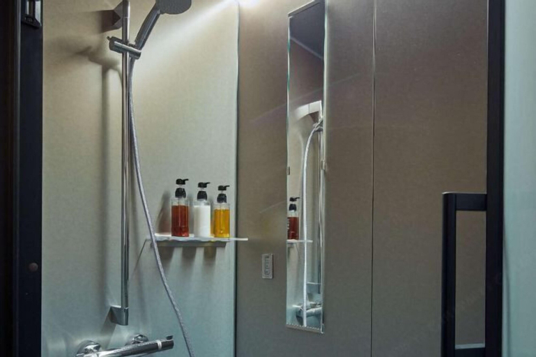 Bathroom 11