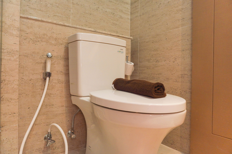 Bathroom 3, Modern Look And Comfy 2Br Gold Coast Apartment, North Jakarta