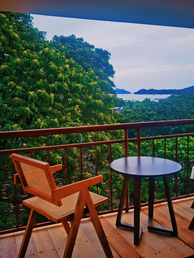 Others 5, 80 Bar Hostel, Coron