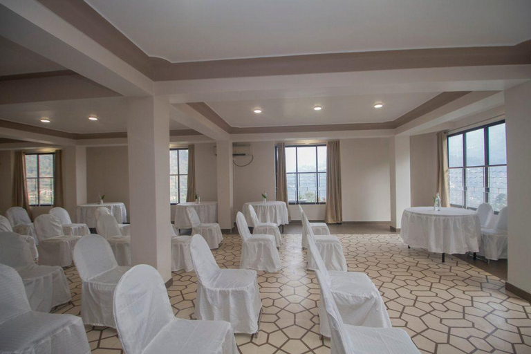 Business Facilities, HOTEL LA WALNUT GROVE, East Sikkim
