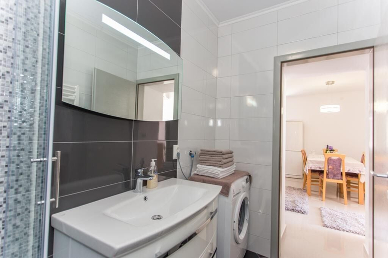 Bathroom 3, Apartment Mojaš, Dubrovačko Primorje