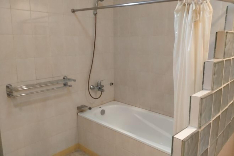Bathroom 4