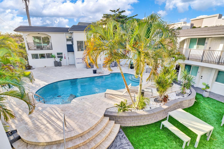 Others 2, Bright Beachside Getaway, Broward