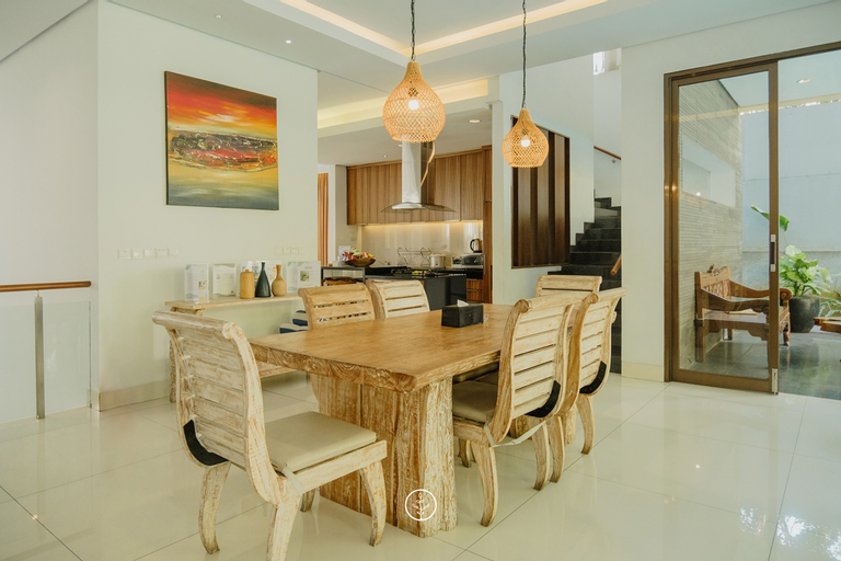 Dining Room 6