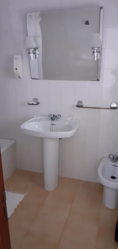 Bathroom, Hostal Entrimena 2, Ourense