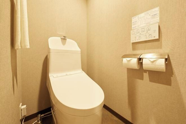 Bathroom 26