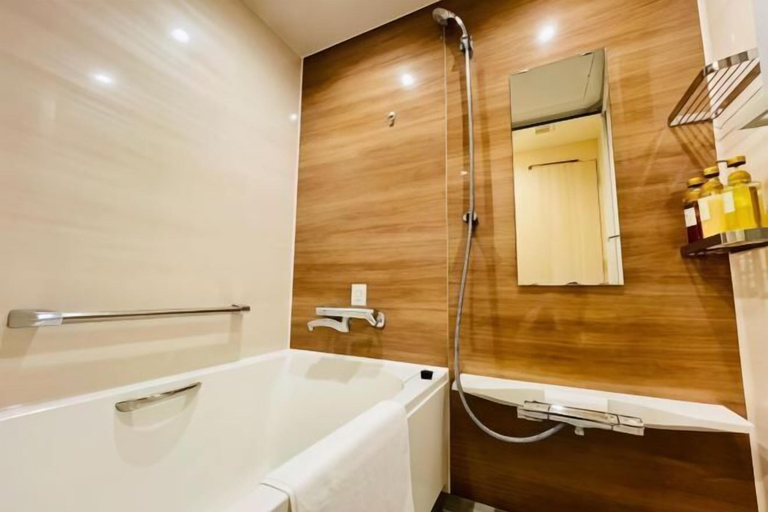 Bathroom 11