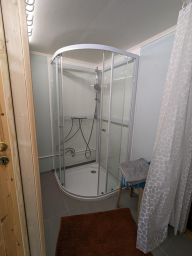 Others 3, Overnatting Rodal, Halsa