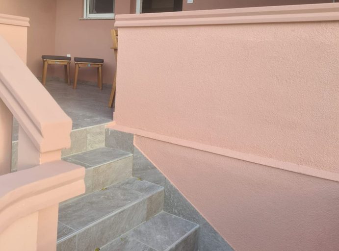 Others 5, Apartments Rubbi, Nin