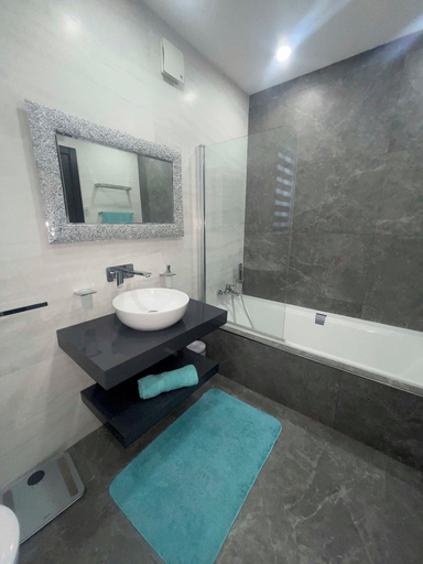 Bathroom 4, 4. Sew View Luxury 2 Bedroom Apartment