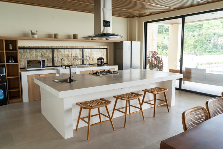 Others 4, Jaden Hill Mountain City View Villa 8 Bedrooms With a Private Heated Swimming Pool and a Movie Room, Bandung