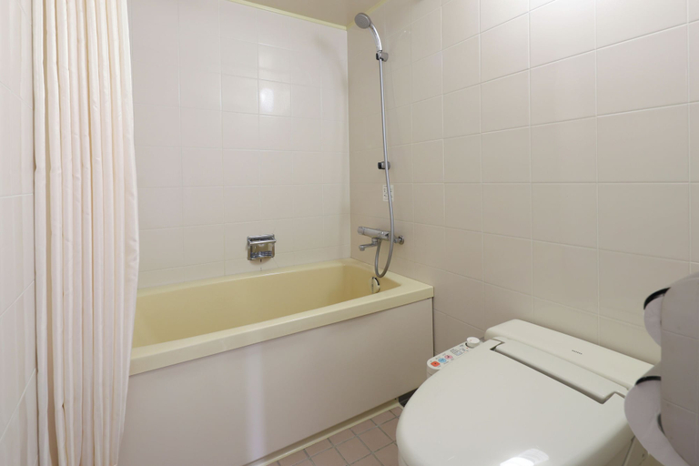 Bathroom 4, Grand XIV Naruto The Lodge, Naruto