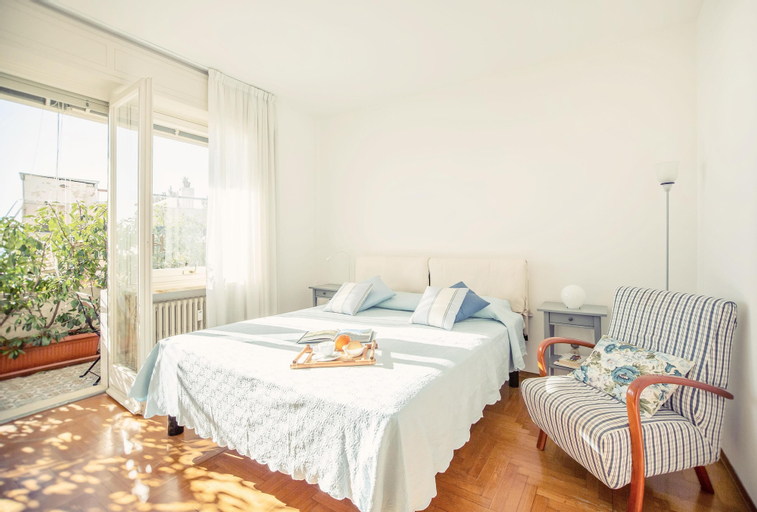 Bedroom 1, Boscobello Seaview Apartment, Imperia