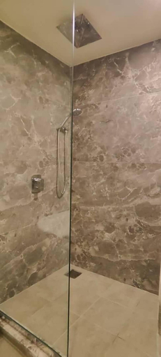 Bathroom 5, White Sands Resort & Conference Centre, Kinondoni