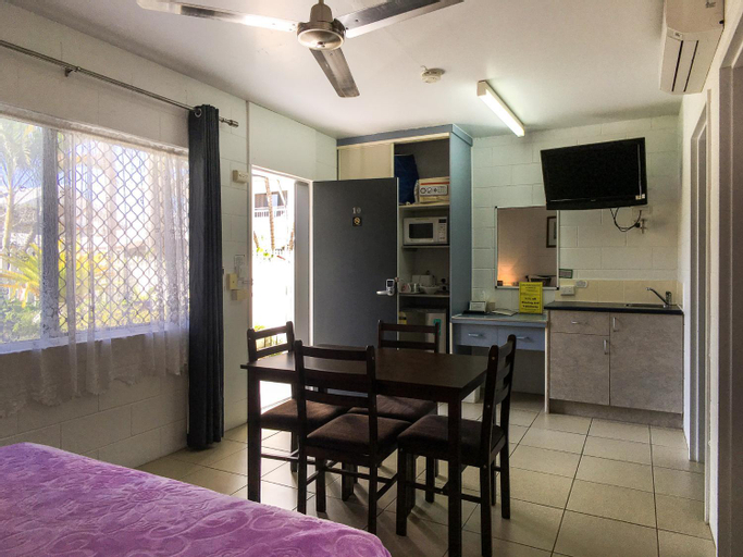 Dining Room 9