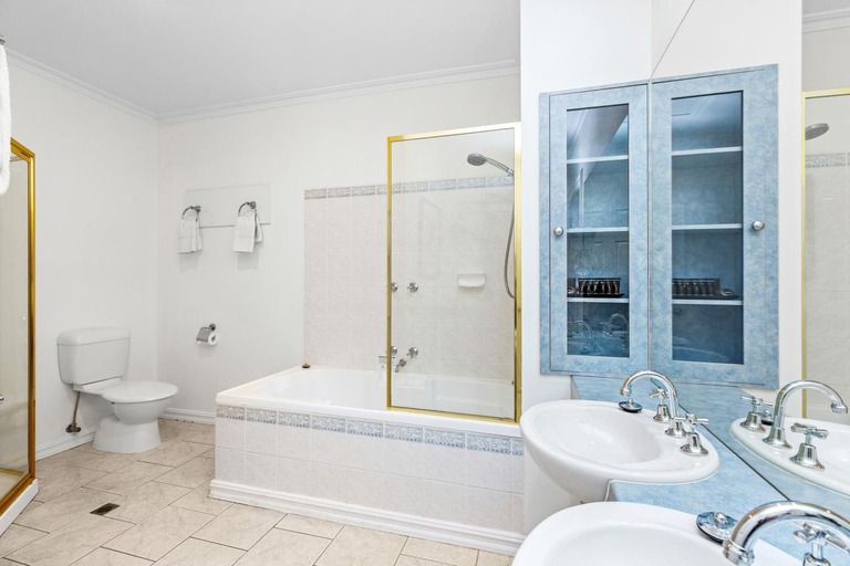 Bathroom 4, All Seasons Resort Hotel Bendigo, Gr. Bendigo - Inner East