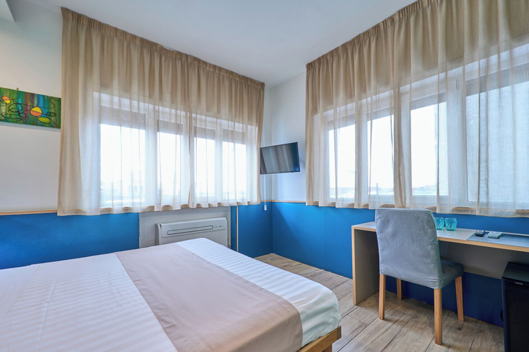 Bedroom 4, La Marina, Napoli