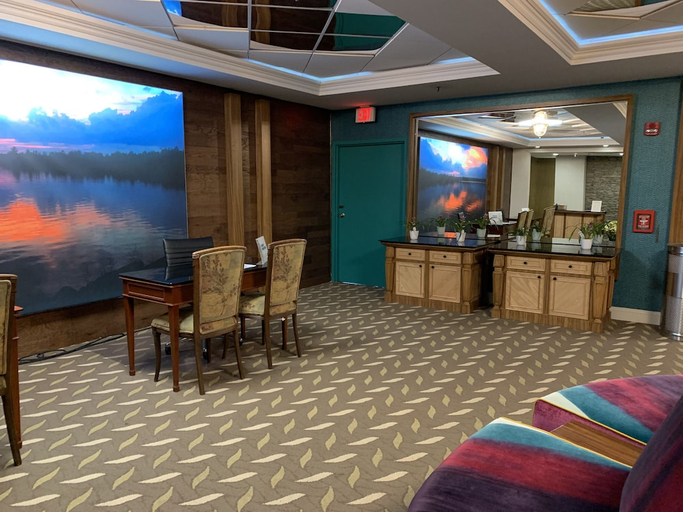 Others 3, Split Rock Resort, Carbon