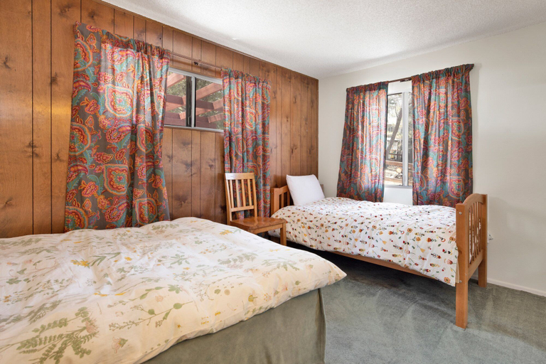 Bedroom 2, Nested Oaks Cottage #2234, San Bernardino